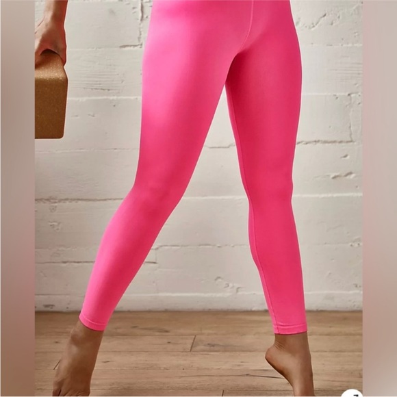 Free people movement High-Rise 7/8 Length Good Karma Leggings hot pink - Picture 2 of 5